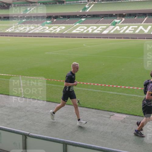 13.09.2026 - 21. swb-Marathon Bremen Michael Burmester http://msf.ph/oto/10312905 13.09.2026 12:49:02 Laufen im Stadion 382, 384, 524, 572, 779, 826, 889, 899, 1349, 1517, 1723, 1748, 1872, 1925, 2287, 2288, 2605, 2750, 2844, 2909, 2956, 3043, 3110, 3127, 3197, 3242, 3276, 3330, 3466, 3794, 3910, 3973, 4033, 4082, 4247, 4384, 4712, 4732, 4743, 4852, 4898, 4990, 5424, 5517, 5570, 5585, 5594, 5648, 5803, 6025, 6058, 6692, 6708, 6842, 6951, 7064, 7109, 7115, 7399, 7538, 7636, 7803, 7876, 8611, 8621, 8706, 8877, 8973, 8980, 8981, 9010, 9035, 9429, 13091 meine-sportfotos.de