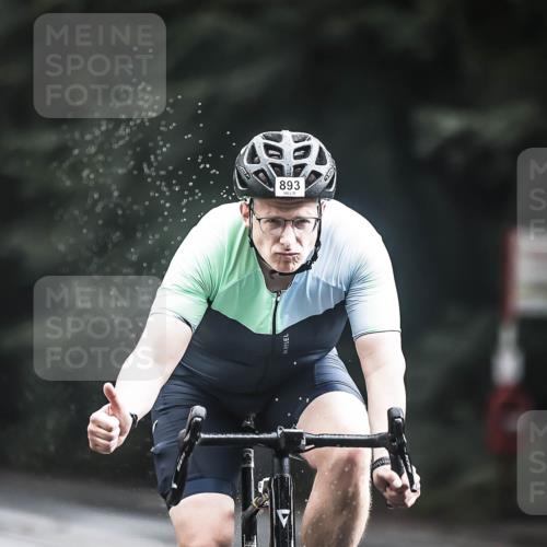 13.09.2026 - Stadtparktriathlon H.Heesch http://msf.ph/oto/10312932 13.09.2026 11:47:12 Radfahren 859, 893, 905 meine-sportfotos.de