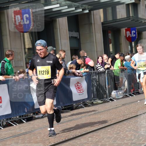 13.09.2026 - 21. swb-Marathon Bremen Strokosch-Dieckow http://msf.ph/oto/10312937 13.09.2026 10:56:01 Ziel 10184, 10211, 10246, 10322, 10356, 10365, 10443, 10670, 10675, 10699, 10844, 10949, 10957, 10960, 11219, 11256, 11280, 11317, 11570, 11693, 11782, 11795, 11844, 11855, 11871, 12452, 12476, 10243, 10298, 10374, 10423, 10550, 10690, 10703, 10809, 10952, 11510, 11790, 11972, 12061, 12108, 12125, 12143, 12188, 12484, 13565 meine-sportfotos.de