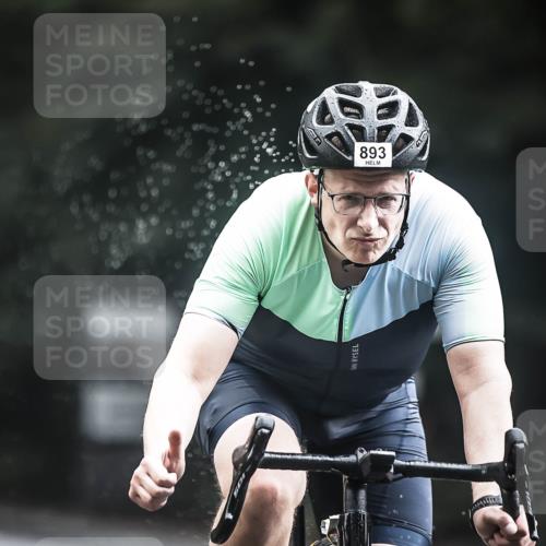 13.09.2026 - Stadtparktriathlon H.Heesch http://msf.ph/oto/10312945 13.09.2026 11:47:12 Radfahren 859, 893, 905 meine-sportfotos.de