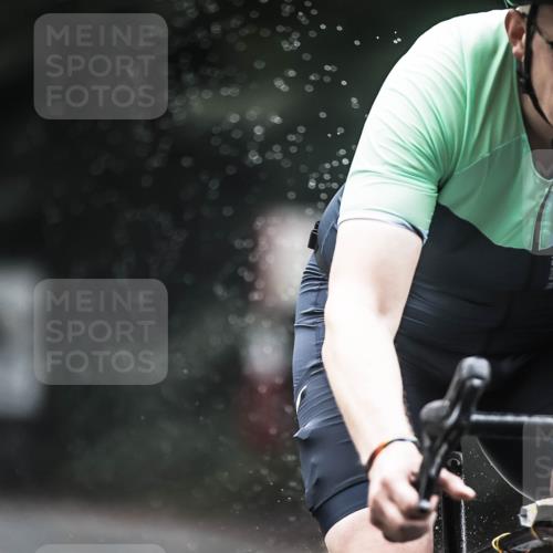 13.09.2026 - Stadtparktriathlon H.Heesch http://msf.ph/oto/10312956 13.09.2026 11:47:12 Radfahren 859, 893, 905 meine-sportfotos.de