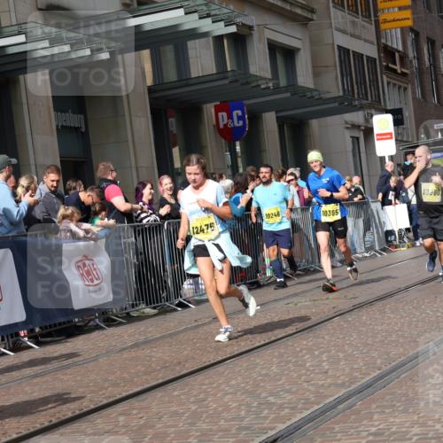 13.09.2026 - 21. swb-Marathon Bremen Strokosch-Dieckow http://msf.ph/oto/10312963 13.09.2026 10:56:01 Ziel 10184, 10211, 10246, 10322, 10356, 10365, 10443, 10670, 10675, 10699, 10844, 10949, 10957, 10960, 11219, 11256, 11280, 11317, 11570, 11693, 11782, 11795, 11844, 11855, 11871, 12452, 12476, 10243, 10298, 10374, 10423, 10550, 10690, 10703, 10809, 10952, 11510, 11790, 11972, 12061, 12108, 12125, 12143, 12188, 12484, 13565 meine-sportfotos.de