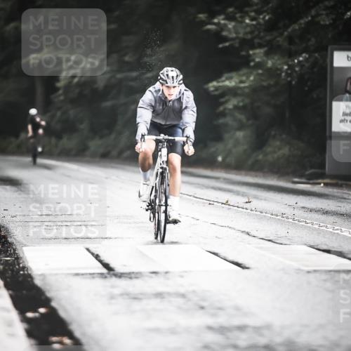 13.09.2026 - Stadtparktriathlon H.Heesch http://msf.ph/oto/10312967 13.09.2026 11:47:13 Radfahren 859, 869, 893 meine-sportfotos.de