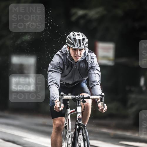 13.09.2026 - Stadtparktriathlon H.Heesch http://msf.ph/oto/10312998 13.09.2026 11:47:14 Radfahren 859, 869, 893 meine-sportfotos.de