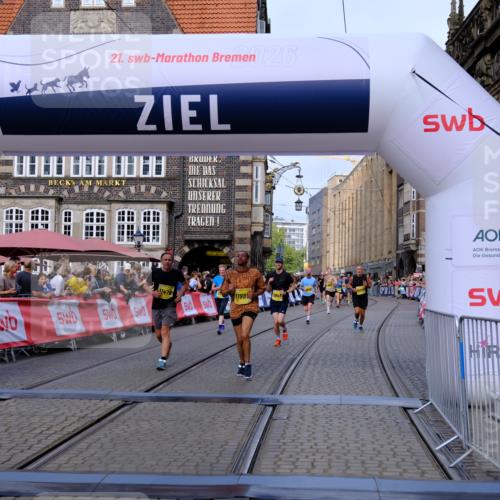 13.09.2026 - 21. swb-Marathon Bremen Tim E. http://msf.ph/oto/10313025 13.09.2026 10:54:31 Ziel 10359, 10503, 10577, 10749, 10837, 10996, 11099, 11118, 11290, 11329, 11361, 11476, 11765, 11843, 11989, 11998 meine-sportfotos.de