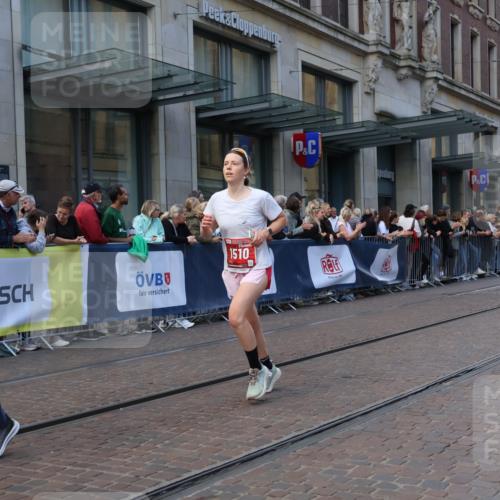13.09.2026 - 21. swb-Marathon Bremen Strokosch-Dieckow http://msf.ph/oto/10313040 13.09.2026 13:15:12 Ziel 1033, 1445, 3346, 3536, 3743, 4212, 4646, 4653, 4663, 5533, 6011, 6162, 6515, 6526, 7203, 7291, 7346, 7717, 7730, 7992, 8086, 8254, 8255, 9029, 9391, 9475, 9777, 889, 1510, 1664, 2383, 3206, 3357, 3504, 3717, 4111, 4382, 4968, 4992, 5003, 5149, 5294, 5298, 5385, 5417, 5471, 5796, 6351, 6379, 6404, 6521, 6528, 6717, 6773, 6902, 7190, 7432, 7497, 7515, 8238, 9253, 9338, 9363, 9483, 9523, 9797, 13137, 13139, 13141 meine-sportfotos.de