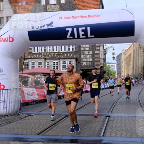 13.09.2026 - 21. swb-Marathon Bremen Tim E. http://msf.ph/oto/10313101 13.09.2026 10:54:32 Ziel 10359, 10503, 10577, 10749, 10837, 10884, 10996, 11099, 11118, 11290, 11329, 11361, 11476, 11765, 11843, 11989, 11998 meine-sportfotos.de