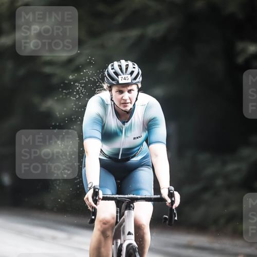 13.09.2026 - Stadtparktriathlon H.Heesch http://msf.ph/oto/10313105 13.09.2026 11:47:23 Radfahren 745, 800, 826, 863, 869, 935 meine-sportfotos.de