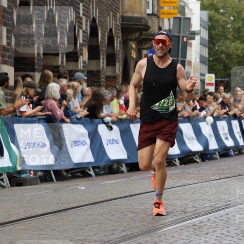 13.09.2026 - 21. swb-Marathon Bremen Strokosch-Dieckow http://msf.ph/oto/10313131 13.09.2026 13:05:04 Ziel 1224, 1712, 2207, 2646, 2956, 5283, 5674, 7538, 7814, 8054, 8701, 9070, 9306, 9689, 13034, 13187, 1822, 2297, 4025, 4729, 7102, 9273 meine-sportfotos.de