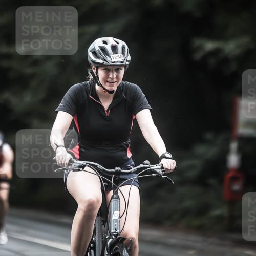 13.09.2026 - Stadtparktriathlon H.Heesch http://msf.ph/oto/10313136 13.09.2026 12:54:56 Radfahren 1108, 1153, 1158, 1179, 1224, 1258, 1286, 1417 meine-sportfotos.de