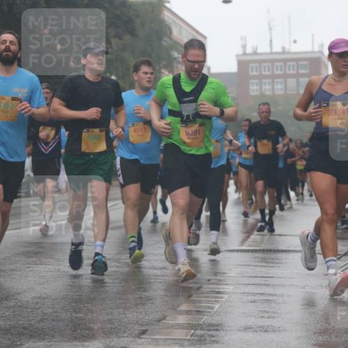 13.09.2026 - Kiel Lauf Markus Tischler http://msf.ph/oto/10313195 13.09.2026 10:40:18 Fleethörn 11, 39, 4352, 5669, 4513, 9391, 1, 38, 2314 meine-sportfotos.de