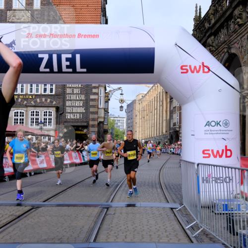 13.09.2026 - 21. swb-Marathon Bremen Tim E. http://msf.ph/oto/10313228 13.09.2026 10:54:34 Ziel 10359, 10503, 10577, 10631, 10749, 10837, 10884, 10996, 11099, 11118, 11290, 11329, 11361, 11476, 11765, 11843, 11989, 11998 meine-sportfotos.de