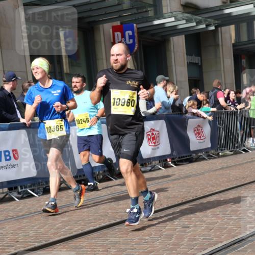 13.09.2026 - 21. swb-Marathon Bremen Strokosch-Dieckow http://msf.ph/oto/10313235 13.09.2026 10:56:05 Ziel 10184, 10211, 10240, 10246, 10322, 10356, 10443, 10670, 10675, 10699, 10844, 10960, 11069, 11256, 11280, 11317, 11407, 11570, 11693, 11782, 11795, 11844, 11855, 11871, 11911, 11996, 12452, 12543, 10298, 10365, 10374, 10690, 10703, 10949, 10952, 10957, 10960, 11219, 11790, 11972, 12061, 12108, 12143, 12476, 12484, 13565 meine-sportfotos.de