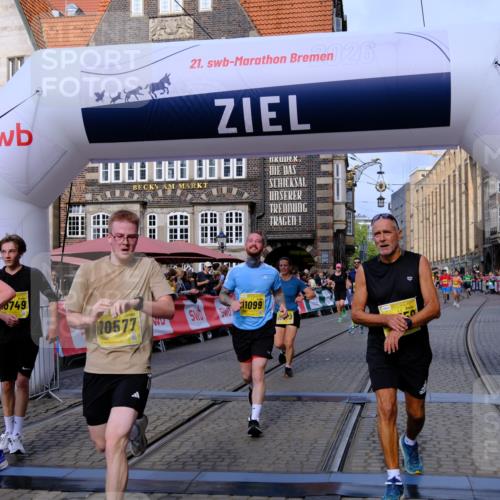 13.09.2026 - 21. swb-Marathon Bremen Tim E. http://msf.ph/oto/10313380 13.09.2026 10:54:37 Ziel 10067, 10359, 10503, 10577, 10631, 10749, 10837, 10884, 10996, 11099, 11118, 11329, 11361, 11476, 11593, 11765, 11843, 11989, 11998, 12265, 12328 meine-sportfotos.de