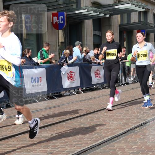 13.09.2026 - 21. swb-Marathon Bremen Strokosch-Dieckow http://msf.ph/oto/10313414 13.09.2026 10:56:09 Ziel 10184, 10211, 10240, 10322, 10356, 10372, 10443, 10670, 10675, 10699, 10844, 11069, 11256, 11280, 11317, 11349, 11407, 11570, 11693, 11795, 11844, 11855, 11871, 11911, 11996, 12452, 12543, 10246, 10298, 10365, 10374, 10690, 10703, 10949, 10957, 10960, 11219, 11782, 11790, 11972, 12061, 12143, 12476, 12484, 13565 meine-sportfotos.de