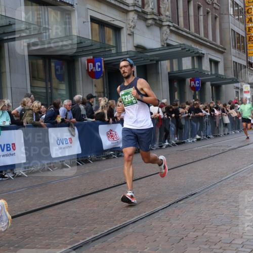 13.09.2026 - 21. swb-Marathon Bremen Strokosch-Dieckow http://msf.ph/oto/10313427 13.09.2026 13:15:21 Ziel 982, 1033, 1445, 2733, 3119, 3346, 3422, 3536, 3689, 3836, 3991, 4212, 4573, 4653, 4663, 5533, 5588, 6162, 6515, 6526, 7203, 7291, 7992, 9029, 9122, 9391, 9475, 9777, 13249, 1664, 2383, 3357, 3743, 4111, 4382, 4646, 4992, 5003, 5149, 5294, 5298, 5385, 5417, 6011, 6351, 6521, 6717, 6773, 6902, 7190, 7346, 7432, 7497, 7515, 7717, 7730, 8086, 8254, 8255, 9253, 9338, 9363, 9483, 13137, 13139 meine-sportfotos.de