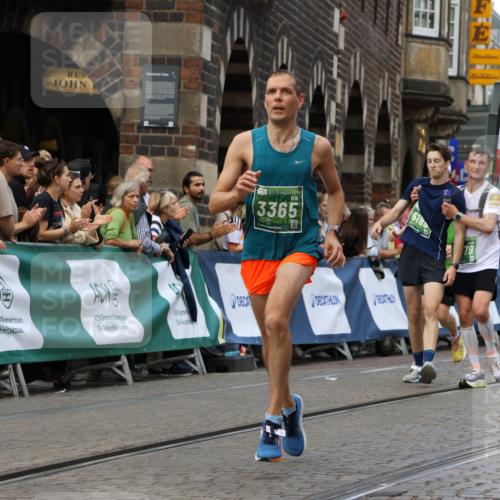 13.09.2026 - 21. swb-Marathon Bremen Strokosch-Dieckow http://msf.ph/oto/10313438 13.09.2026 13:05:20 Ziel 1336, 1822, 2297, 2646, 3196, 4729, 5674, 6708, 7538, 8054, 9306, 9495, 13187, 439, 3242, 3271, 3365, 5092, 5199, 5725, 6579, 7141 meine-sportfotos.de