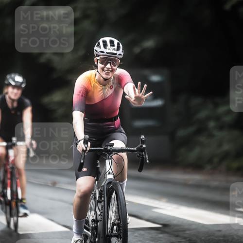 13.09.2026 - Stadtparktriathlon H.Heesch http://msf.ph/oto/10313453 13.09.2026 12:55:21 Radfahren 1072, 1076, 1098, 1129, 1149, 1218, 1250, 1269, 1405 meine-sportfotos.de