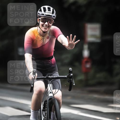 13.09.2026 - Stadtparktriathlon H.Heesch http://msf.ph/oto/10313463 13.09.2026 12:55:21 Radfahren 1072, 1076, 1098, 1129, 1149, 1218, 1250, 1269, 1405 meine-sportfotos.de
