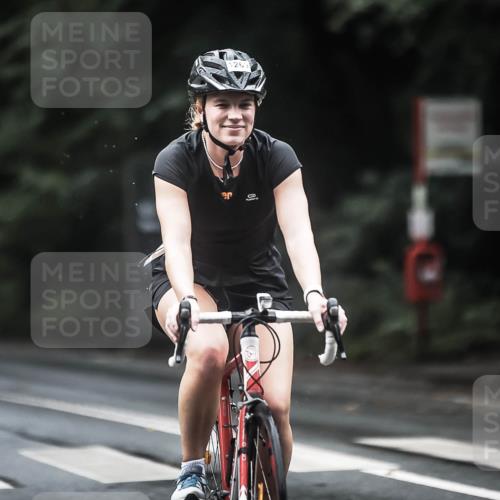 13.09.2026 - Stadtparktriathlon H.Heesch http://msf.ph/oto/10313489 13.09.2026 12:55:22 Radfahren 1072, 1076, 1098, 1129, 1149, 1218, 1250, 1269, 1405 meine-sportfotos.de
