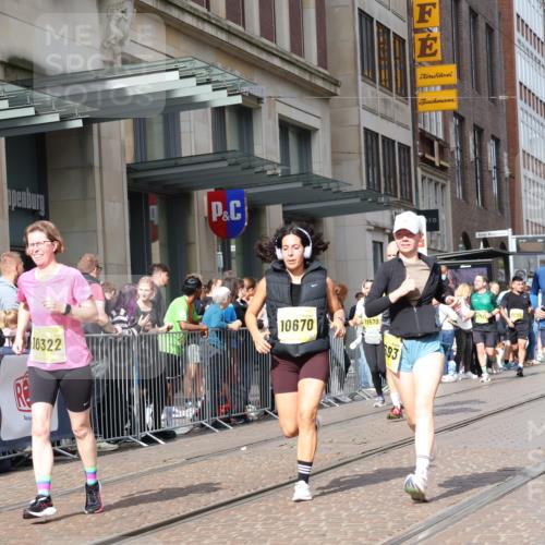 13.09.2026 - 21. swb-Marathon Bremen Strokosch-Dieckow http://msf.ph/oto/10313490 13.09.2026 10:56:11 Ziel 10184, 10211, 10240, 10322, 10356, 10372, 10540, 10670, 10675, 10721, 10824, 10844, 10936, 11069, 11256, 11317, 11349, 11407, 11474, 11570, 11601, 11693, 11795, 11844, 11855, 11871, 11911, 11996, 12452, 12543, 10246, 10298, 10365, 10443, 10690, 10699, 10703, 10949, 10957, 10960, 11219, 11280, 11782, 11790, 11972, 12061, 12143, 12476, 12484, 13565 meine-sportfotos.de