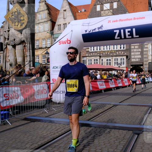 13.09.2026 - 21. swb-Marathon Bremen Tim E. http://msf.ph/oto/10313498 13.09.2026 10:54:42 Ziel 10067, 10146, 10359, 10410, 10503, 10577, 10631, 10749, 10765, 10837, 10884, 11039, 11099, 11118, 11389, 11476, 11593, 11843, 11989, 12265, 12328, 12467 meine-sportfotos.de