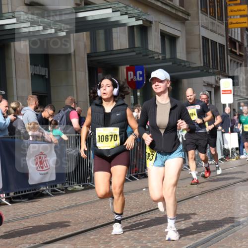13.09.2026 - 21. swb-Marathon Bremen Strokosch-Dieckow http://msf.ph/oto/10313509 13.09.2026 10:56:12 Ziel 10184, 10211, 10240, 10322, 10356, 10372, 10540, 10670, 10675, 10721, 10824, 10844, 10936, 11064, 11069, 11256, 11317, 11349, 11407, 11474, 11570, 11601, 11693, 11795, 11844, 11855, 11871, 11911, 11996, 12452, 12543, 10246, 10298, 10365, 10443, 10690, 10699, 10703, 10949, 10957, 10960, 11219, 11280, 11693, 11782, 11790, 11972, 12061, 12143, 12452, 12476, 12484, 13565 meine-sportfotos.de