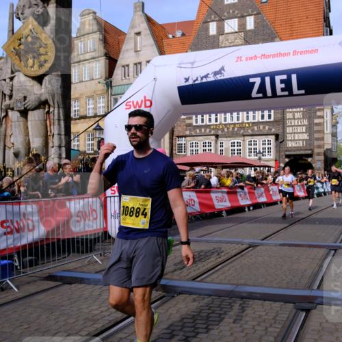 13.09.2026 - 21. swb-Marathon Bremen Tim E. http://msf.ph/oto/10313512 13.09.2026 10:54:42 Ziel 10067, 10146, 10359, 10410, 10503, 10577, 10631, 10749, 10765, 10837, 10884, 11039, 11099, 11118, 11389, 11476, 11593, 11843, 11989, 12265, 12328, 12467 meine-sportfotos.de