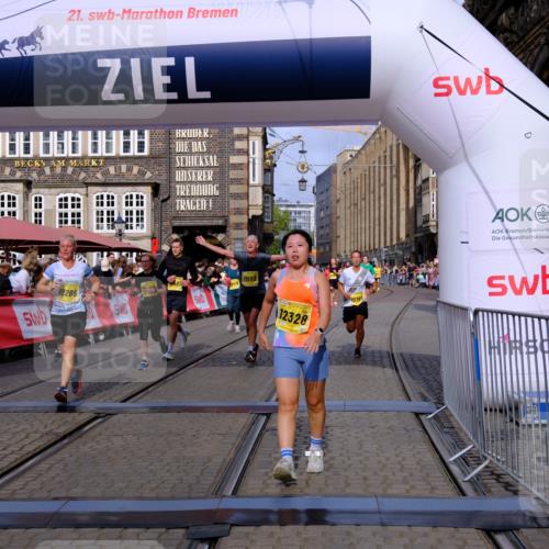 13.09.2026 - 21. swb-Marathon Bremen Tim E. http://msf.ph/oto/10313563 13.09.2026 10:54:44 Ziel 10067, 10146, 10359, 10410, 10503, 10577, 10631, 10749, 10765, 10837, 10884, 11039, 11099, 11118, 11389, 11476, 11593, 11843, 12038, 12265, 12328, 12467 meine-sportfotos.de