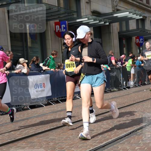 13.09.2026 - 21. swb-Marathon Bremen Strokosch-Dieckow http://msf.ph/oto/10313567 13.09.2026 10:56:13 Ziel 10184, 10211, 10240, 10322, 10356, 10372, 10540, 10670, 10675, 10721, 10824, 10844, 10936, 11064, 11069, 11256, 11317, 11349, 11407, 11474, 11570, 11601, 11795, 11844, 11855, 11871, 11911, 11996, 12543, 10246, 10298, 10365, 10443, 10690, 10699, 10703, 10949, 10957, 10960, 11219, 11280, 11570, 11693, 11782, 11790, 11972, 12061, 12452, 12476, 12484, 13565 meine-sportfotos.de