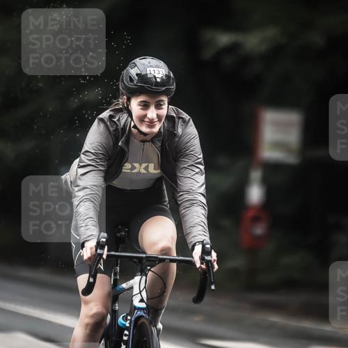 13.09.2026 - Stadtparktriathlon H.Heesch http://msf.ph/oto/10313574 13.09.2026 12:55:36 Radfahren 1133, 1235 meine-sportfotos.de
