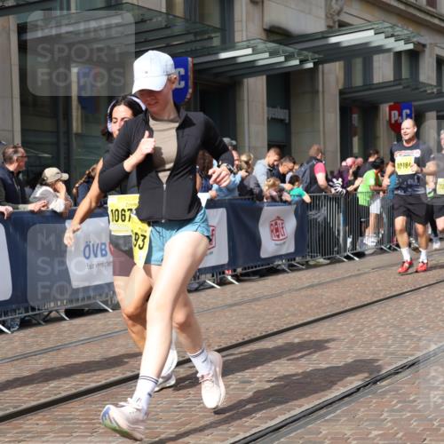 13.09.2026 - 21. swb-Marathon Bremen Strokosch-Dieckow http://msf.ph/oto/10313581 13.09.2026 10:56:13 Ziel 10184, 10211, 10240, 10322, 10356, 10372, 10540, 10670, 10675, 10721, 10824, 10844, 10936, 11064, 11069, 11256, 11317, 11349, 11407, 11474, 11570, 11601, 11795, 11844, 11855, 11871, 11911, 11996, 12543, 10246, 10298, 10365, 10443, 10690, 10699, 10703, 10949, 10957, 10960, 11219, 11280, 11570, 11693, 11782, 11790, 11972, 12061, 12452, 12476, 12484, 13565 meine-sportfotos.de