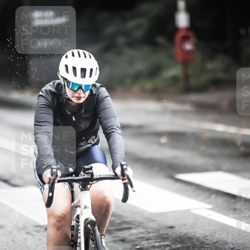 13.09.2026 - Stadtparktriathlon H.Heesch http://msf.ph/oto/10313680 13.09.2026 11:48:16 Radfahren 739, 781 meine-sportfotos.de