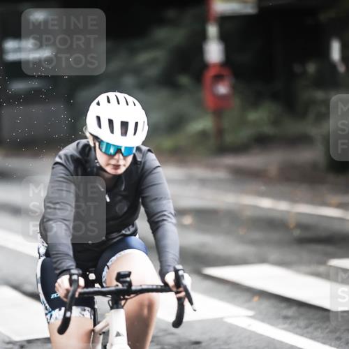 13.09.2026 - Stadtparktriathlon H.Heesch http://msf.ph/oto/10313685 13.09.2026 11:48:16 Radfahren 739, 781 meine-sportfotos.de