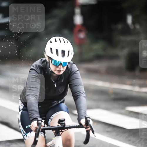 13.09.2026 - Stadtparktriathlon H.Heesch http://msf.ph/oto/10313690 13.09.2026 11:48:16 Radfahren 739, 781 meine-sportfotos.de