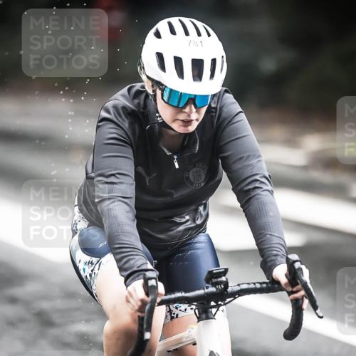 13.09.2026 - Stadtparktriathlon H.Heesch http://msf.ph/oto/10313702 13.09.2026 11:48:16 Radfahren 739, 781 meine-sportfotos.de