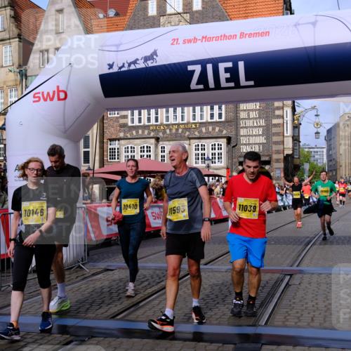 13.09.2026 - 21. swb-Marathon Bremen Tim E. http://msf.ph/oto/10313726 13.09.2026 10:54:48 Ziel 10067, 10146, 10410, 10503, 10577, 10631, 10704, 10749, 10765, 10837, 10884, 11039, 11099, 11389, 11593, 12038, 12265, 12328, 12467, 13526 meine-sportfotos.de
