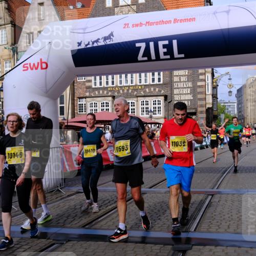 13.09.2026 - 21. swb-Marathon Bremen Tim E. http://msf.ph/oto/10313741 13.09.2026 10:54:48 Ziel 10067, 10146, 10410, 10503, 10577, 10631, 10704, 10749, 10765, 10837, 10884, 11039, 11099, 11389, 11593, 12038, 12265, 12328, 12467, 13526 meine-sportfotos.de