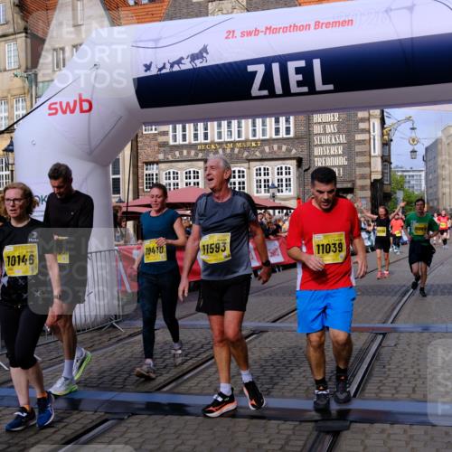13.09.2026 - 21. swb-Marathon Bremen Tim E. http://msf.ph/oto/10313754 13.09.2026 10:54:48 Ziel 10067, 10146, 10410, 10503, 10577, 10631, 10704, 10749, 10765, 10837, 10884, 11039, 11099, 11389, 11593, 12038, 12265, 12328, 12467, 13526 meine-sportfotos.de
