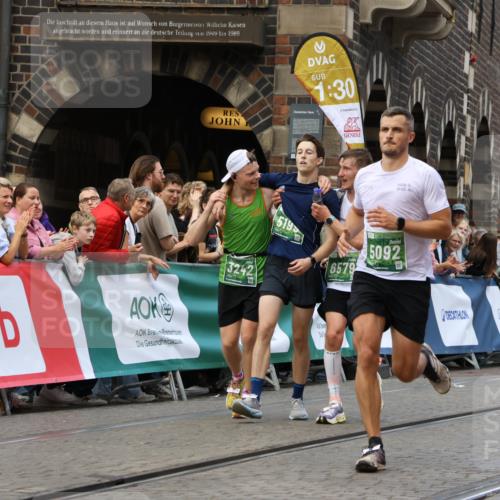13.09.2026 - 21. swb-Marathon Bremen Strokosch-Dieckow http://msf.ph/oto/10313771 13.09.2026 13:05:24 Ziel 1336, 1822, 2297, 3196, 4729, 6708, 7102, 9495, 1301, 1562, 3242, 3271, 5199, 5725, 6579, 7141 meine-sportfotos.de