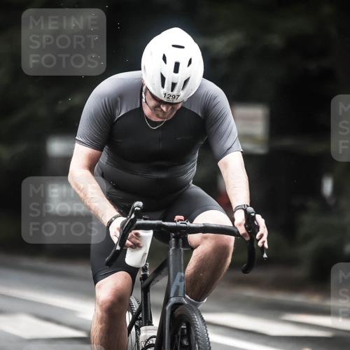 13.09.2026 - Stadtparktriathlon H.Heesch http://msf.ph/oto/10313777 13.09.2026 12:56:09 Radfahren 1191, 1200, 1234, 1291, 1297 meine-sportfotos.de
