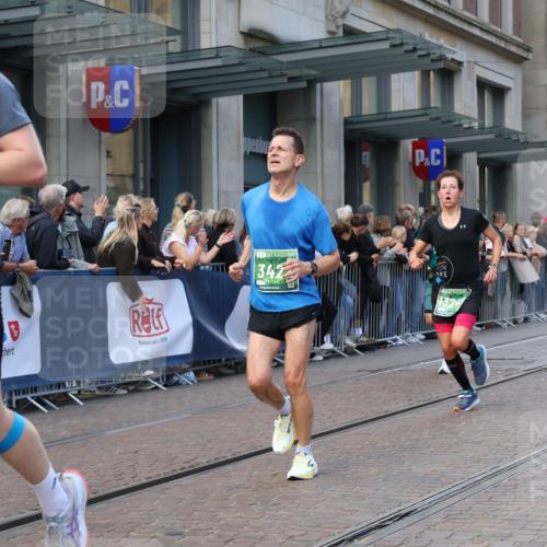 13.09.2026 - 21. swb-Marathon Bremen Strokosch-Dieckow http://msf.ph/oto/10313792 13.09.2026 13:15:30 Ziel 145, 982, 1033, 1955, 2733, 3119, 3149, 3422, 3536, 3689, 3836, 3991, 4573, 4823, 5430, 5474, 5533, 5588, 5913, 6162, 6481, 6515, 7307, 7413, 9029, 9122, 9278, 9475, 9777, 13149, 13249, 1445, 1664, 3346, 3357, 3743, 4111, 4212, 4646, 4653, 4663, 5003, 5149, 5385, 6011, 6162, 6526, 6773, 6902, 7203, 7291, 7346, 7497, 7515, 7717, 7730, 7992, 8086, 8254, 8255, 9253, 9391, 9483, 13137, 13139 meine-sportfotos.de