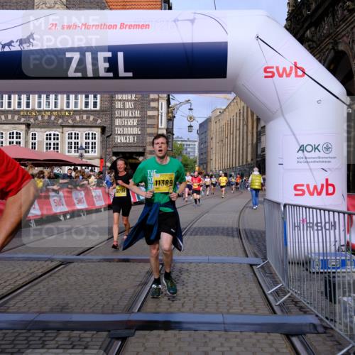 13.09.2026 - 21. swb-Marathon Bremen Tim E. http://msf.ph/oto/10313851 13.09.2026 10:54:51 Ziel 10067, 10146, 10410, 10608, 10631, 10704, 10765, 10884, 11039, 11174, 11389, 11593, 11874, 12038, 12265, 12328, 12467, 12519, 13526 meine-sportfotos.de