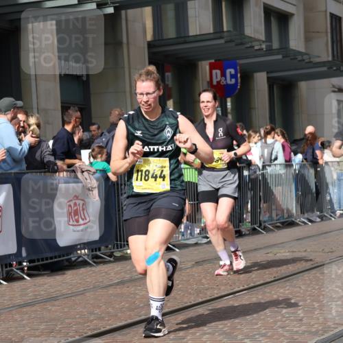 13.09.2026 - 21. swb-Marathon Bremen Strokosch-Dieckow http://msf.ph/oto/10313896 13.09.2026 10:56:22 Ziel 10240, 10356, 10372, 10486, 10540, 10675, 10721, 10771, 10824, 10888, 10936, 11064, 11069, 11349, 11407, 11474, 11601, 11844, 11855, 11871, 11872, 11911, 11996, 12284, 12434, 12543, 10184, 10211, 10246, 10298, 10322, 10365, 10443, 10670, 10675, 10699, 10844, 10949, 10957, 10960, 11219, 11256, 11280, 11317, 11570, 11693, 11782, 11790, 11795, 12452, 12476 meine-sportfotos.de