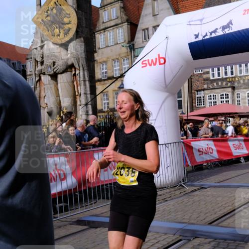 13.09.2026 - 21. swb-Marathon Bremen Tim E. http://msf.ph/oto/10313916 13.09.2026 10:54:54 Ziel 10067, 10146, 10410, 10589, 10608, 10704, 10765, 11039, 11040, 11174, 11389, 11569, 11593, 11874, 12038, 12265, 12328, 12467, 12519, 13526 meine-sportfotos.de