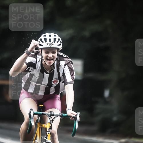 13.09.2026 - Stadtparktriathlon H.Heesch http://msf.ph/oto/10313947 13.09.2026 12:56:28 Radfahren 1156, 1164, 1192, 1202, 1208, 1275, 1366 meine-sportfotos.de