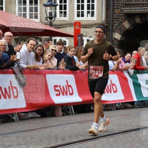 13.09.2026 - 21. swb-Marathon Bremen Strokosch-Dieckow http://msf.ph/oto/10313979 13.09.2026 13:05:36 Ziel 439, 1822, 2297, 3365, 4025, 4729, 5092, 7102, 9273, 1017, 1301, 1562, 1745, 1879, 2538, 3520, 4157, 6025, 8706, 8973, 9010 meine-sportfotos.de