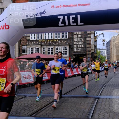 13.09.2026 - 21. swb-Marathon Bremen Tim E. http://msf.ph/oto/10314032 13.09.2026 10:54:57 Ziel 10067, 10146, 10410, 10589, 10608, 10704, 10765, 11039, 11040, 11174, 11389, 11569, 11593, 11874, 12038, 12467, 12519, 12800, 13526 meine-sportfotos.de
