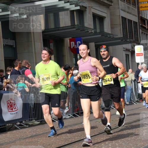 13.09.2026 - 21. swb-Marathon Bremen Strokosch-Dieckow http://msf.ph/oto/10314048 13.09.2026 10:56:26 Ziel 10240, 10356, 10372, 10486, 10540, 10610, 10721, 10771, 10824, 10888, 10936, 11064, 11069, 11079, 11349, 11407, 11474, 11601, 11872, 11911, 11996, 12284, 12434, 12543, 10184, 10211, 10246, 10322, 10356, 10365, 10443, 10670, 10675, 10699, 10844, 10949, 10957, 10960, 11219, 11256, 11280, 11317, 11570, 11693, 11782, 11795, 11844, 11855, 11871, 12452, 12476 meine-sportfotos.de