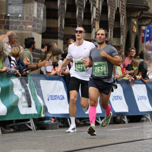 13.09.2026 - 21. swb-Marathon Bremen Strokosch-Dieckow http://msf.ph/oto/10314055 13.09.2026 13:05:42 Ziel 439, 3271, 3365, 4025, 5092, 7102, 7141, 9273, 1017, 1745, 2538, 3520, 4157, 6025, 6058, 8706, 8877, 8973, 9010 meine-sportfotos.de